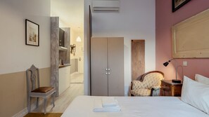 Located near the river and some important museums like the MAAT, this apartment has everything to make your stay a delight #bedroom #relax #lisbon #pt #portugal