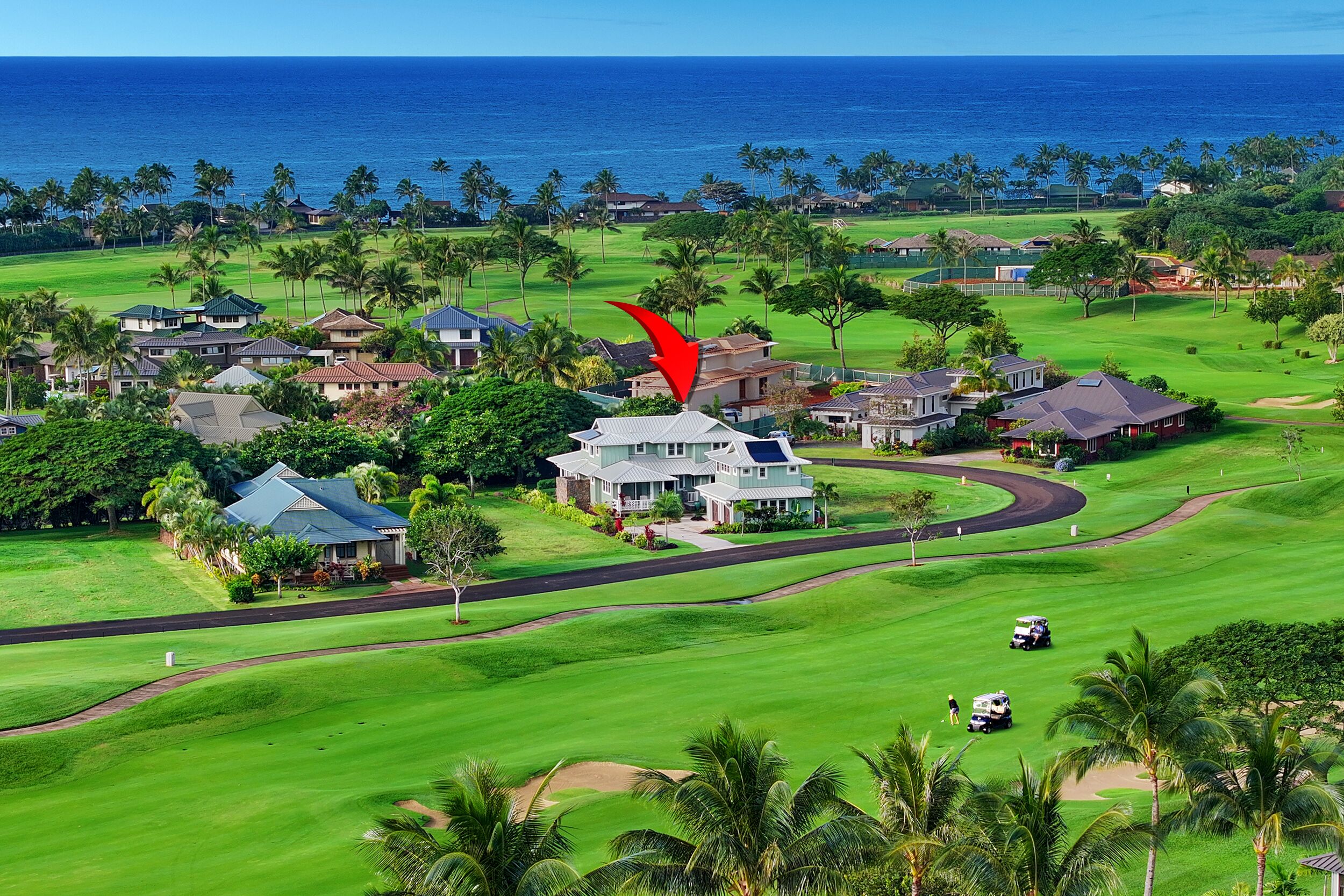 JC Surf House: Elegant 5BR w/ Pool, BBQ & Ocean Views