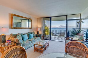 kahana-reef-317-living-room-04