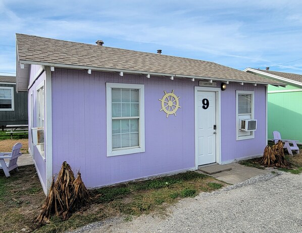 Welcome to Low Tide (Cottage #9) at Double Barr--a 1 BR/1 bath cottage.