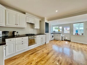 Large kitchen 