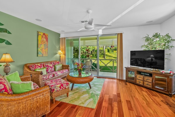 The entire space is lovingly designed to reflect the classic Hawaiian spirit.