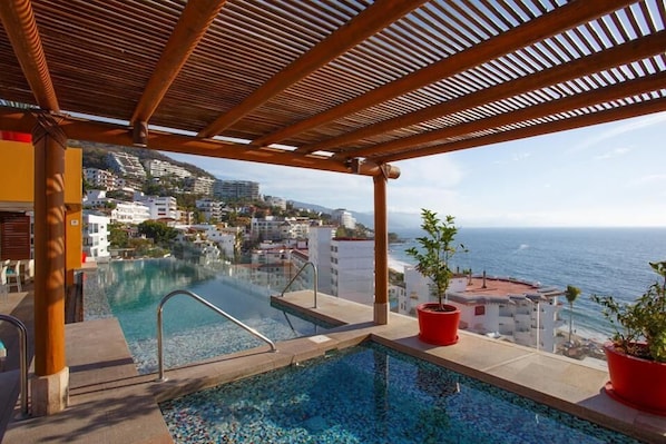 Condo - Image 2