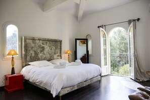 Bed room