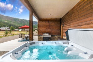 5 person hot tub