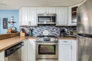 Equipped full kitchen
