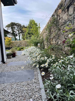 fully private walled garden
