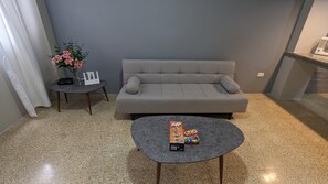 Sofa bed available for a 3erd person, linens and pillows included.