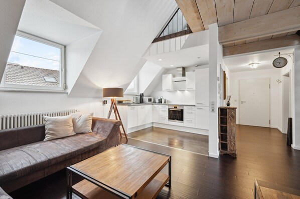 Spacious living room