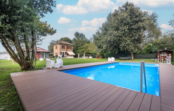 pool