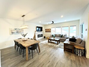 Brand new townhome in Happy Valley