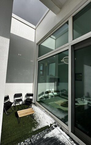 Outdoor Balcony (3rd floor)