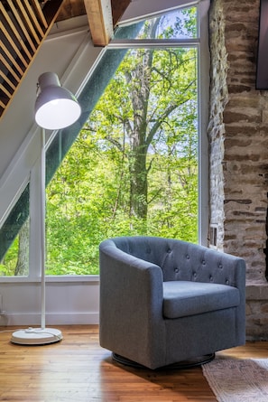 Reboot & recharge in a peaceful lakeside setting!