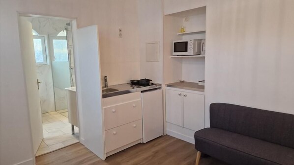 Manava Studio kichenette