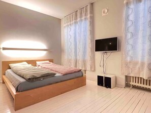Queen size bed