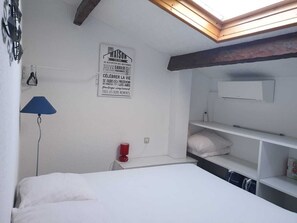 Chambre à l'étage climatisée 