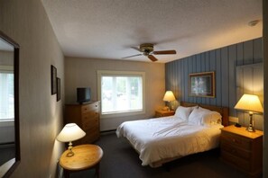 Luxurious Master Bedroom in Waterville Valley Condo