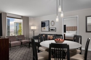 Living/dining area