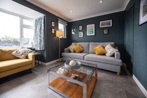 Happy Days Living Room