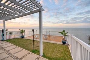 Pergola to Bay
