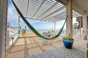 Hammock to Bay