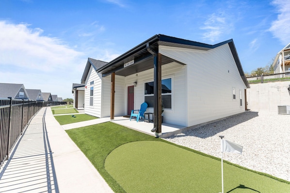 Putting Greens and Home Entry