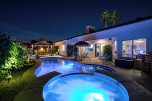 Cali Palms Oasis Back Yard
