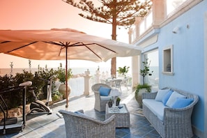 Autumn, Balcony / Terrace / Patio, Building Exterior, Outdoor, Scenic View, Spring, Summer
