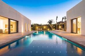 Autumn, Balcony / Terrace / Patio, Building Exterior, Outdoor, Pool, Spring, Summer