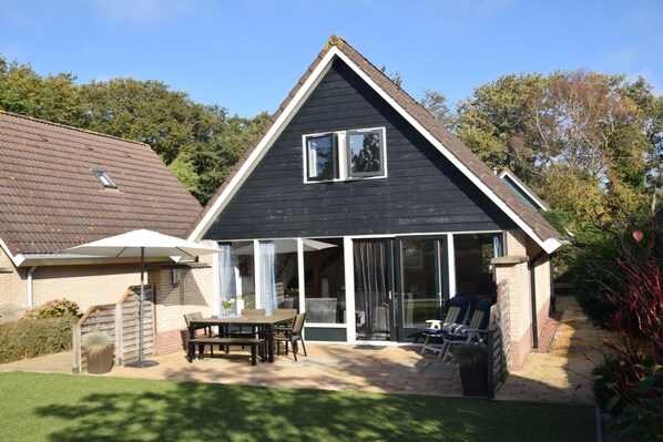 Holiday Home Exterior [winter]