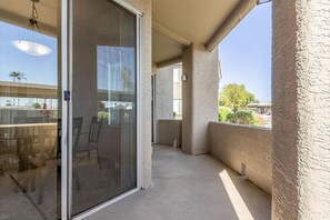 Dining room sliding door to the patio.