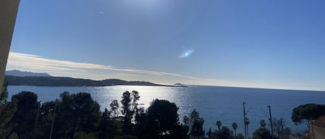 Vue mer du balcon et du salon