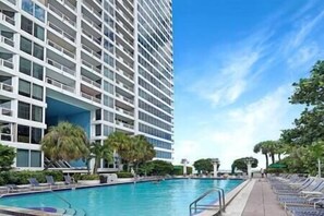 The Grand Pool - 10th floor Open 7am to 10pm