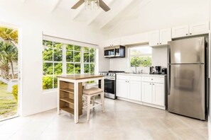 Fully equipped kitchen no need to go out  - groceries within walking distance and look at the view