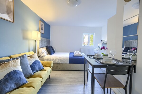 Suite-Deluxe-Ensuite-Garden view-7
