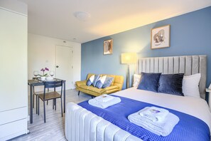 Suite-Deluxe-Ensuite-Garden view-7