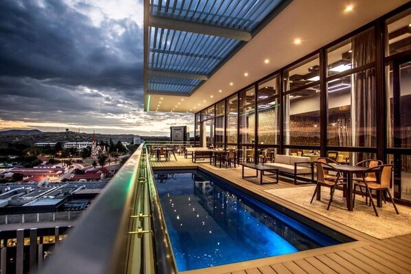 Rooftop pool