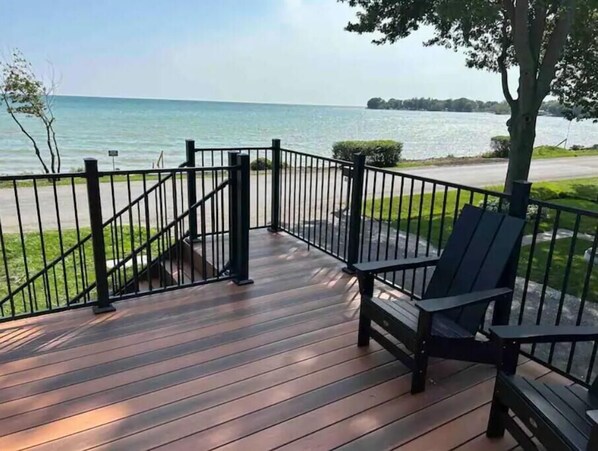 Front deck overlooking the lake