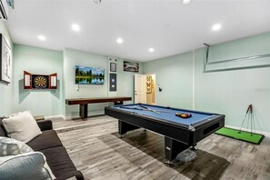 Game Room (Garage)