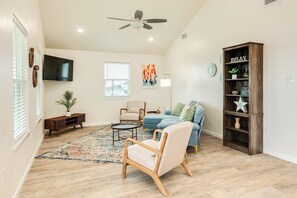 Living Area w/ Smart TV