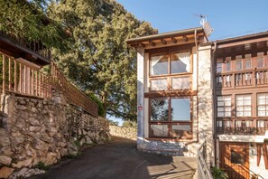 Property building,Facade/entrance