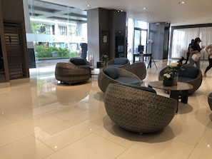 Sittområde i lobbyn