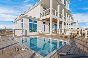 Entertainment Deck