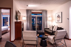 Stunning Living Area w/brand new upgrades