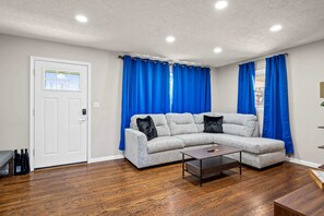 Minimalist Living room