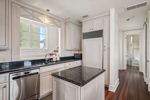34 S Briland Main House - Rosemary - Second Floor - Kitchen
