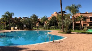 La deuxième piscine de la résidence 