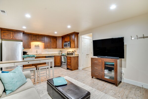 Lehi Vacation Rental | 1BR | 1BA | 600 Sq Ft | Stairs Required to Enter