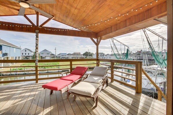 Barataria Vacation Rental | 3BR | 3BA | Stairs Required | 1,800 Sq Ft