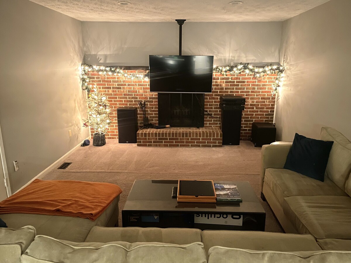 Tranquil Luxury: 5-BR Haven in a Quiet Cul-de-Sac